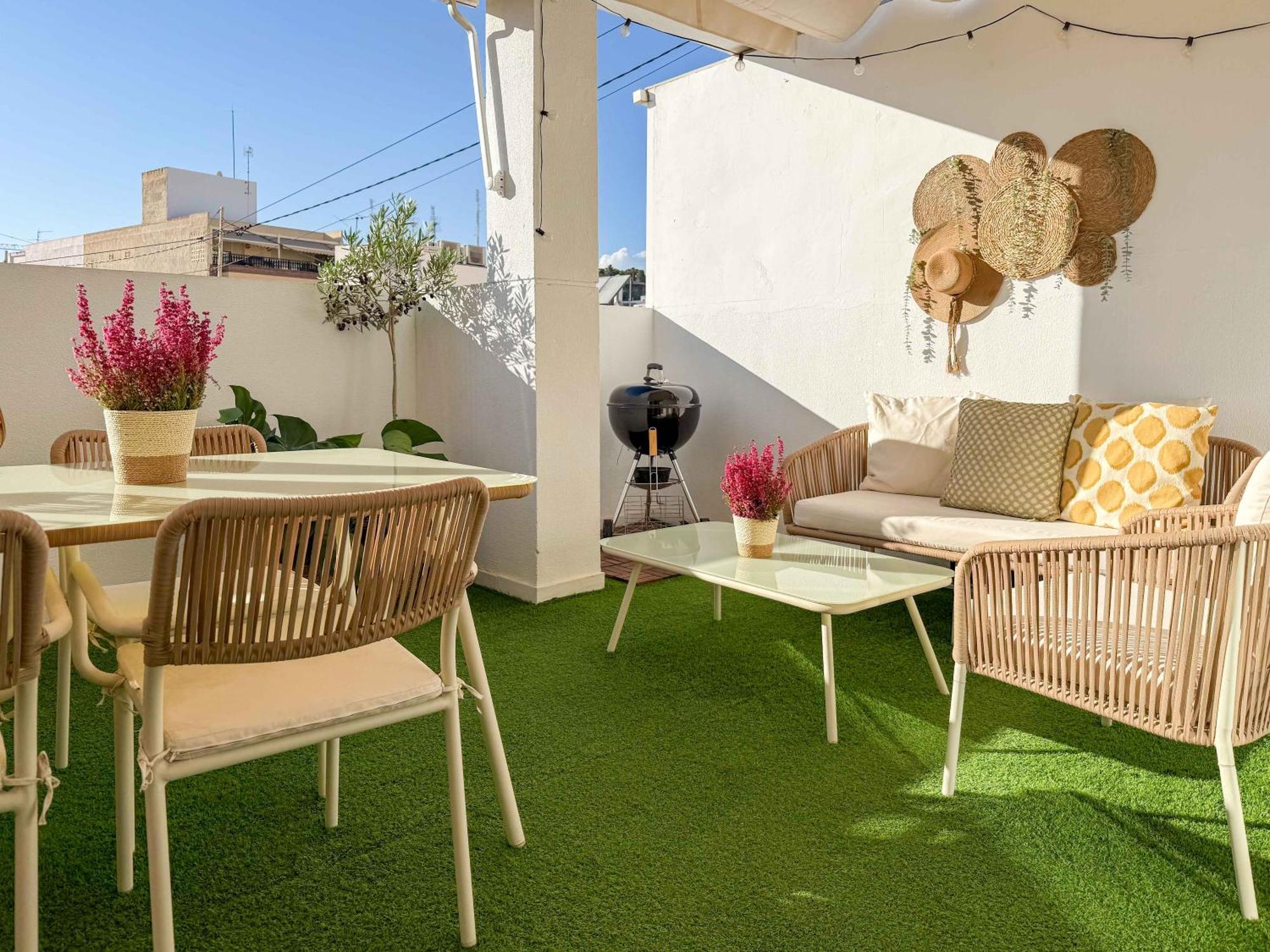 El Atico Del Mercado. Un Lugar Dificil De Olvidar. Alicante Exterior foto